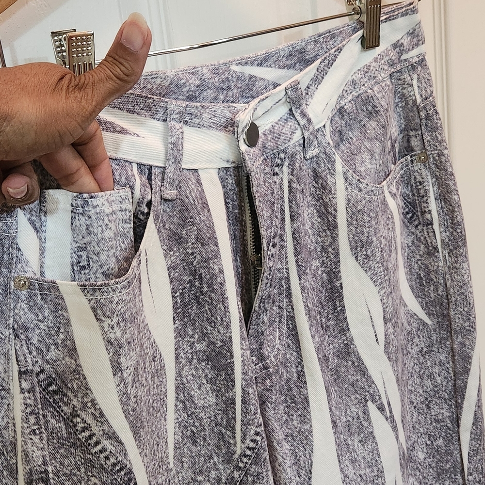 SHEIN Stylish Gray and White Patterned Jeans